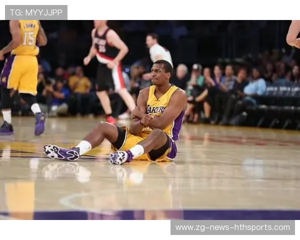 加拿大防守中场抢断后快速推进,戴维斯破门制胜